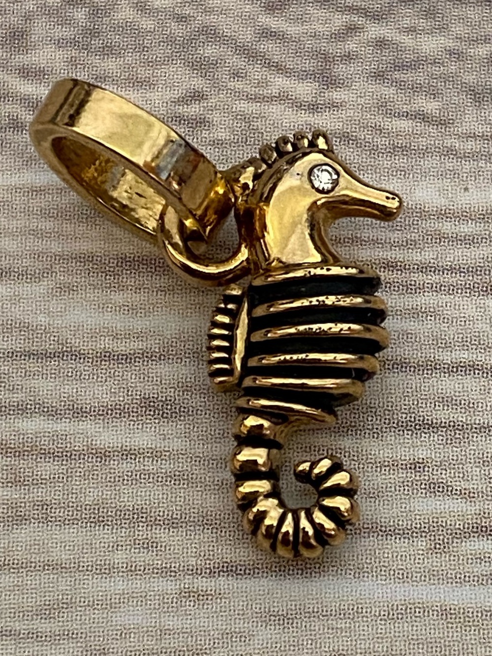 Juicy Couture goldtone couture yourself mini seahorse charm/pendant